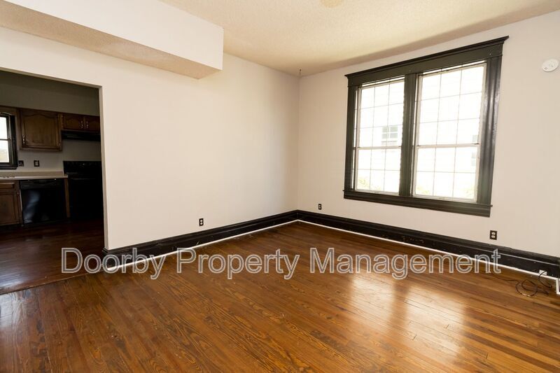 Building Photo - 1704 Duncan Ave
