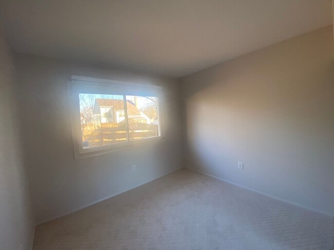 Building Photo - Sugarland Run Neighborhood |4bd  2bth 1921 sqft House | Large Yard