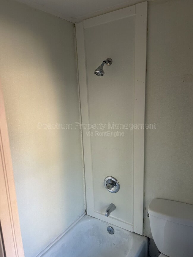 Building Photo - 45 Elm St