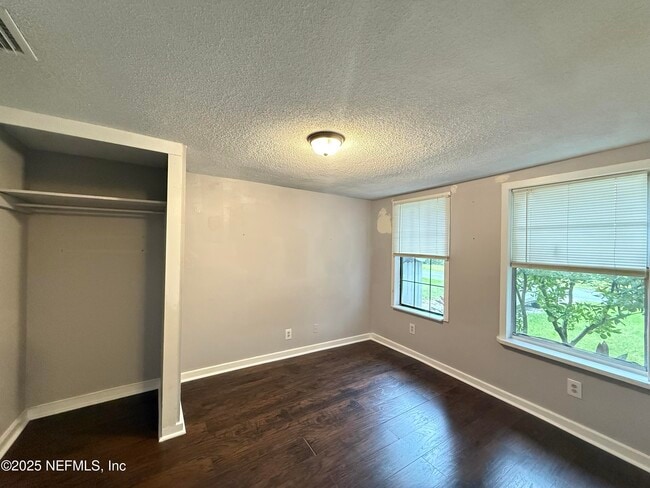 Building Photo - 4541 Woolman Ave