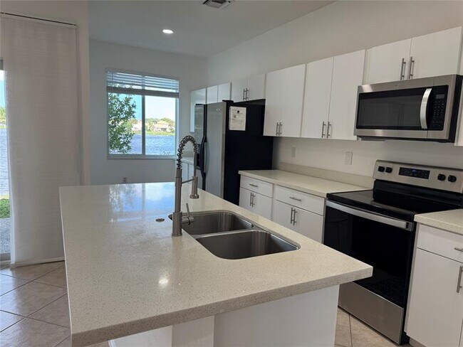 Building Photo - 4331 SW 131st Ln