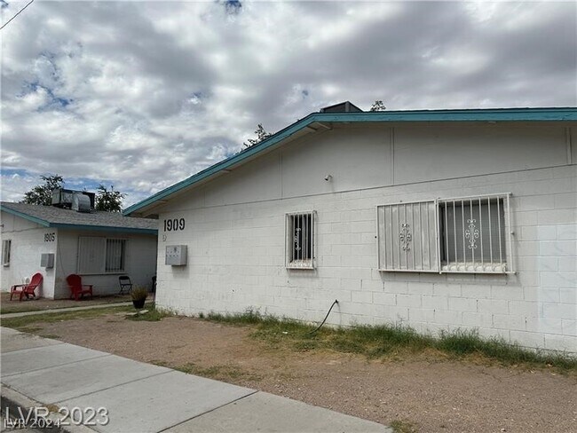 Building Photo - 1909 Alwill St