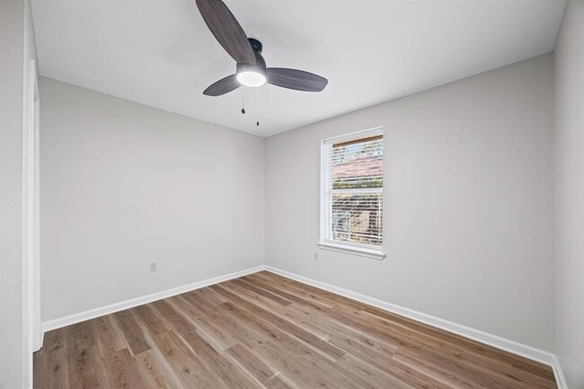 Building Photo - 2604 Canterbury St