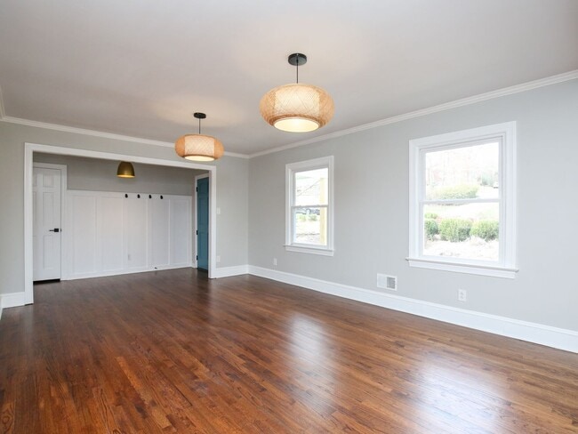 Building Photo - 4 Bed | 2 Bath House in Raleigh