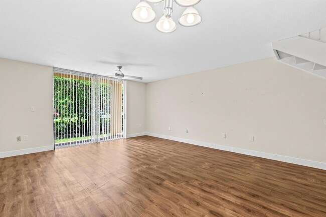 Building Photo - 600 Scotia Dr