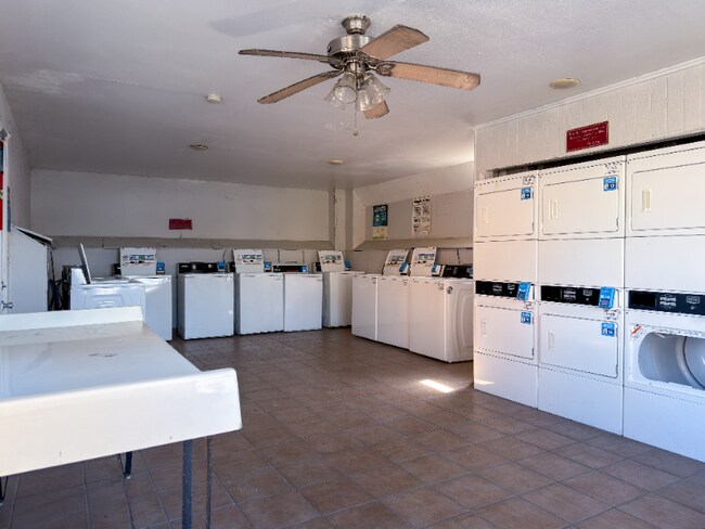 Building Photo - 301 Tri City Beach Rd