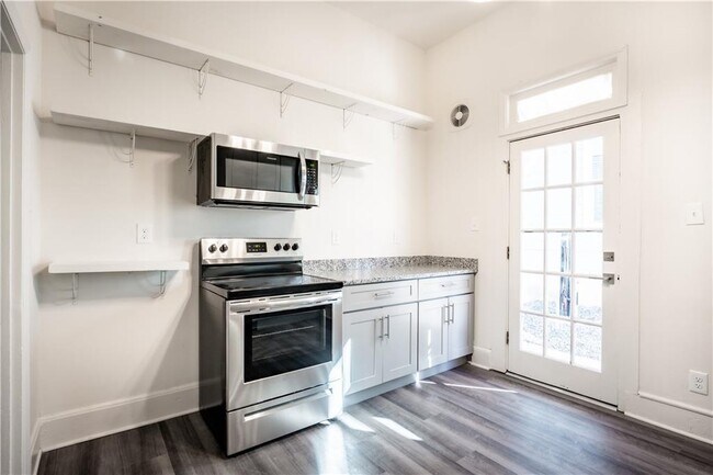 Building Photo - 1353 Finley St NE