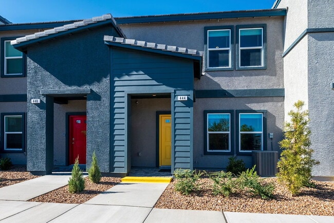 Building Photo - 444 Moonlight Cove Dr