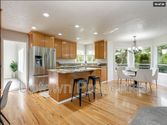 Building Photo - 320 NW 163rd Pl
