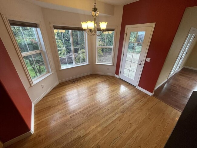 Building Photo - 2245 NW Park Terrace