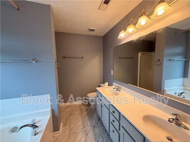 Building Photo - 68 Sunridge Dr