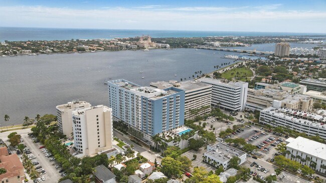 Building Photo - 1551 N Flagler Dr