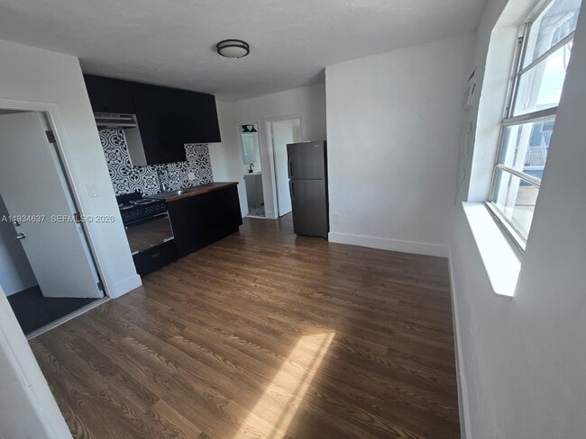 Building Photo - 66 W 13th St