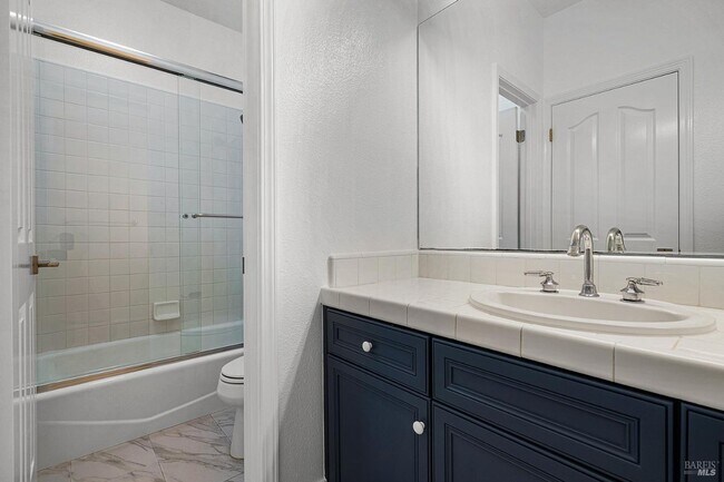 Building Photo - Luxury Living in Fountaingrove