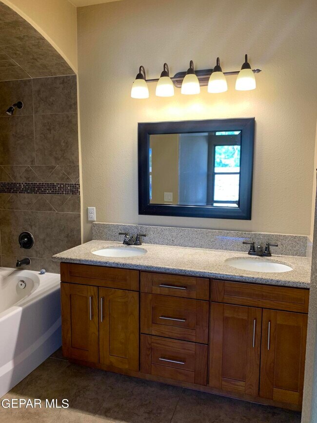 Building Photo - 509 Firstwood Pl