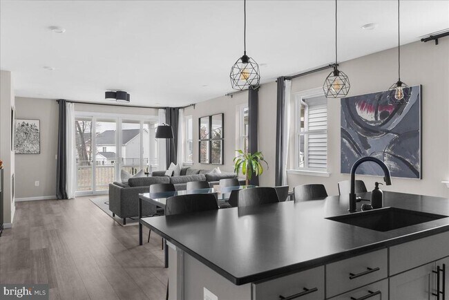 Building Photo - 154 Nevermore Dr