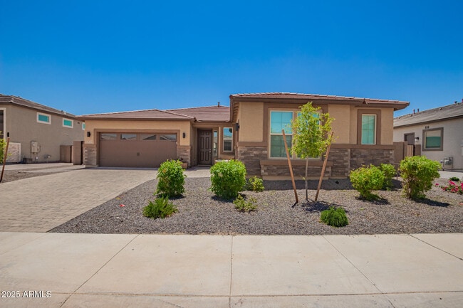 Building Photo - 18549 W Seldon Ln