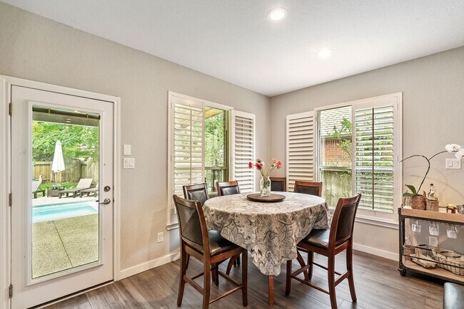 Building Photo - 6 Stickley Ct