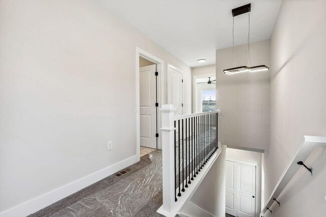 Building Photo - 283 N 18th St
