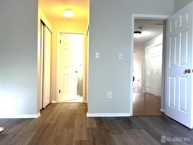 Building Photo - 7302 Elm Ct