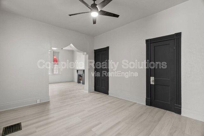 Building Photo - 4038 California Ave