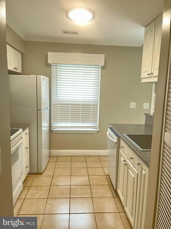 Building Photo - 374 Trefoil Pl