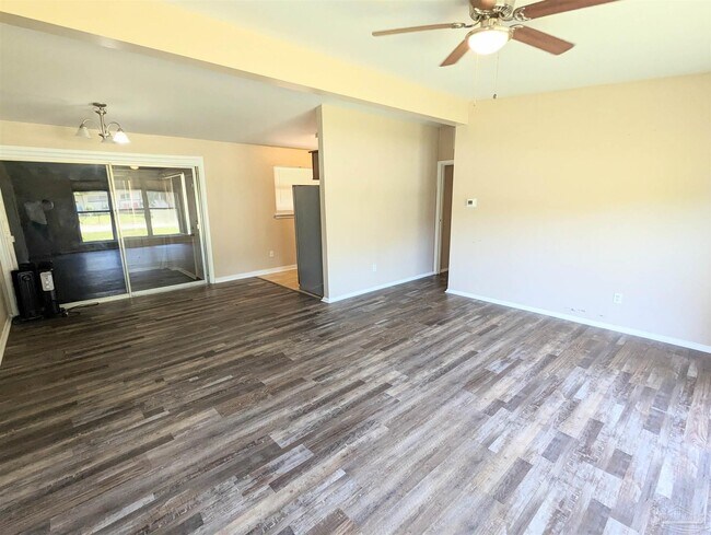 Building Photo - 9 Gentian Dr