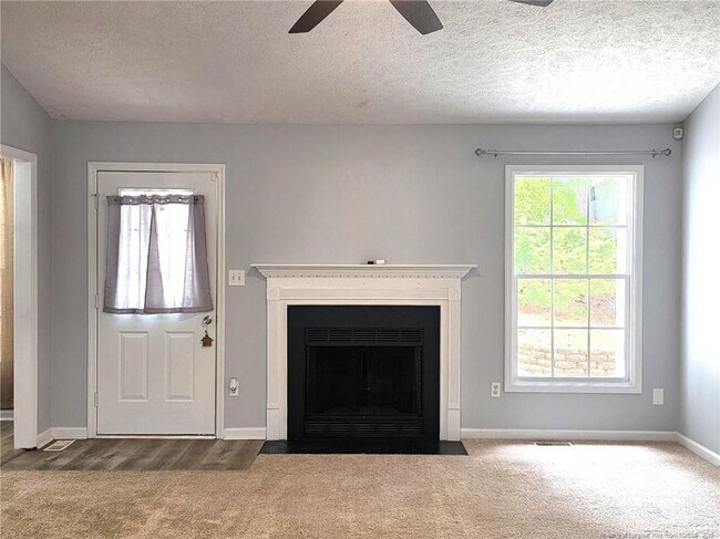 Building Photo - 910 Foxhunt Ln