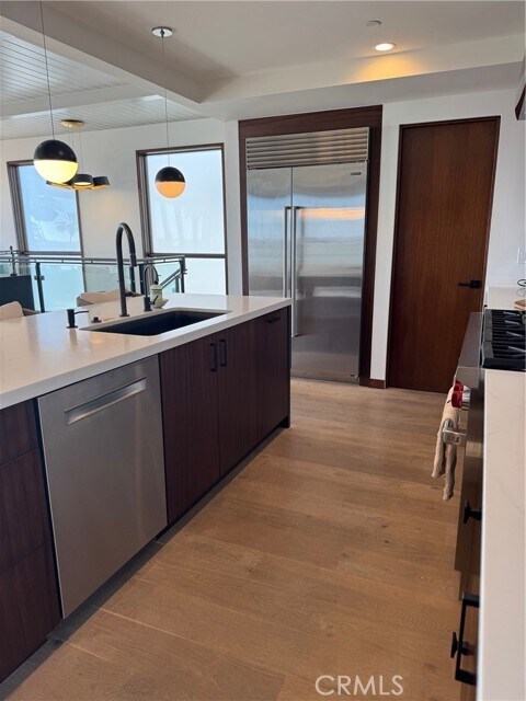 Building Photo - 1120 Palm Dr