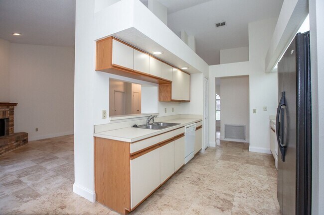 Building Photo - 4087 Waterview Loop