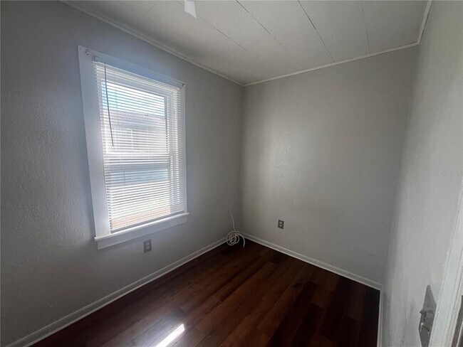 Building Photo - 228 W Bullard Ave