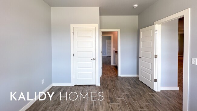 Building Photo - 206 Olde Ml Ct