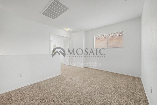 Building Photo - 2232 E Spruce Dr