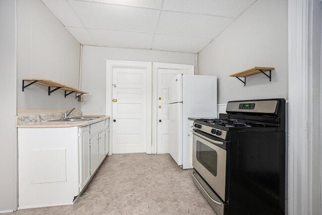 Building Photo - 121 S Clay St