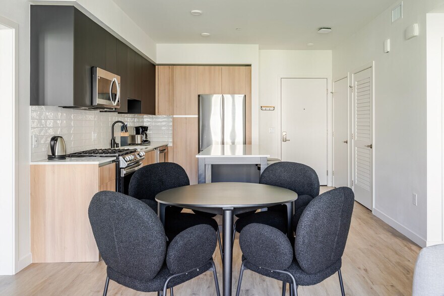 Building Photo - 1200 Rickabaugh Wy