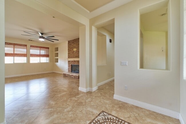 Building Photo - 82950 Vincent Dr