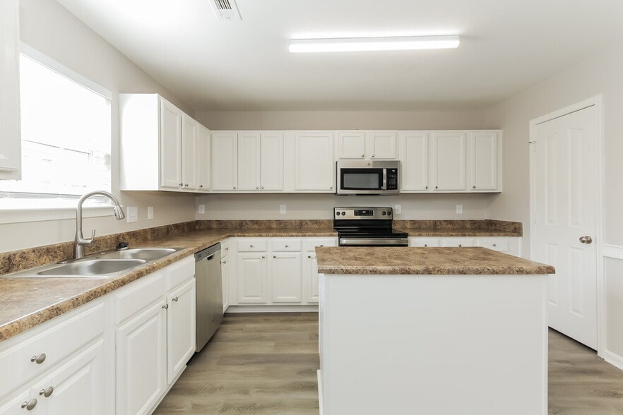 Building Photo - 333 Hunslet Cir