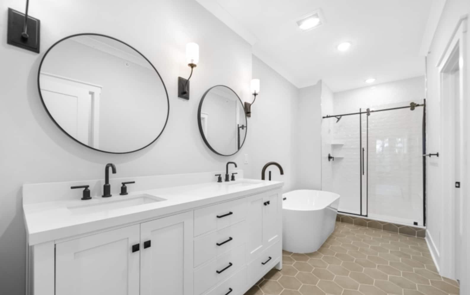 Building Photo - 38 Hillandale Dr