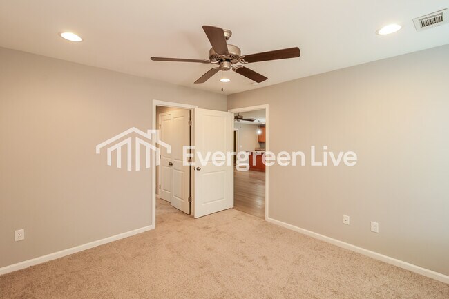 Building Photo - 171 Bradford Cir