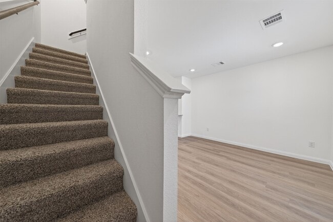 Building Photo - 2065 E Gemini Dr