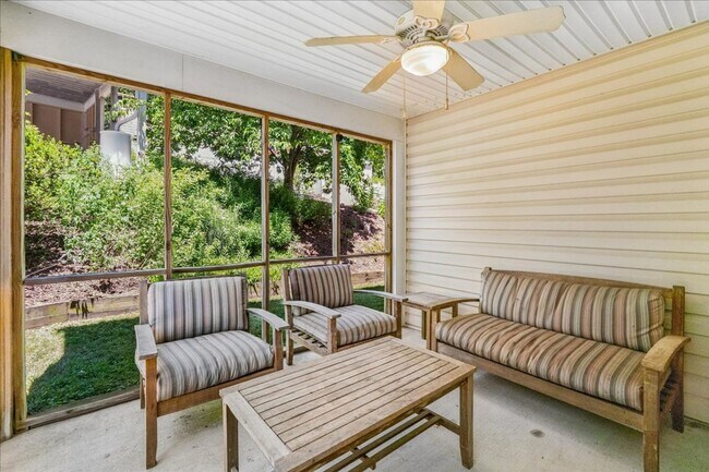 Building Photo - Cozy 3BE/2.5BA Colonial in Takoma Park with screened porch!