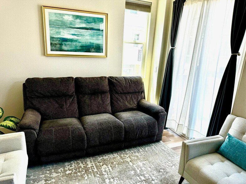 Building Photo - 1438 Cherry Cir