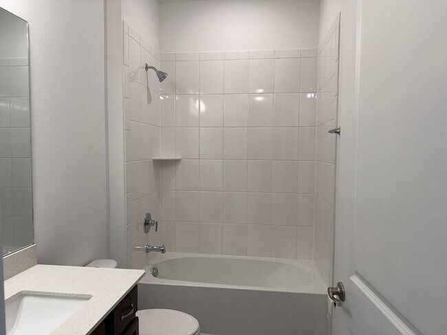 Building Photo - 5 Bedroom 4 Bath W/Office & 3-Car Garage (...