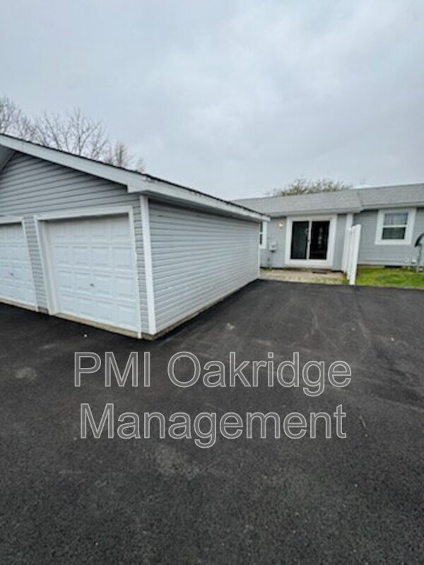 Building Photo - 167 Bevonne Ct