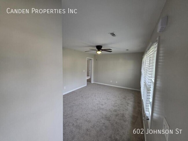 Building Photo - 602 Johnson St