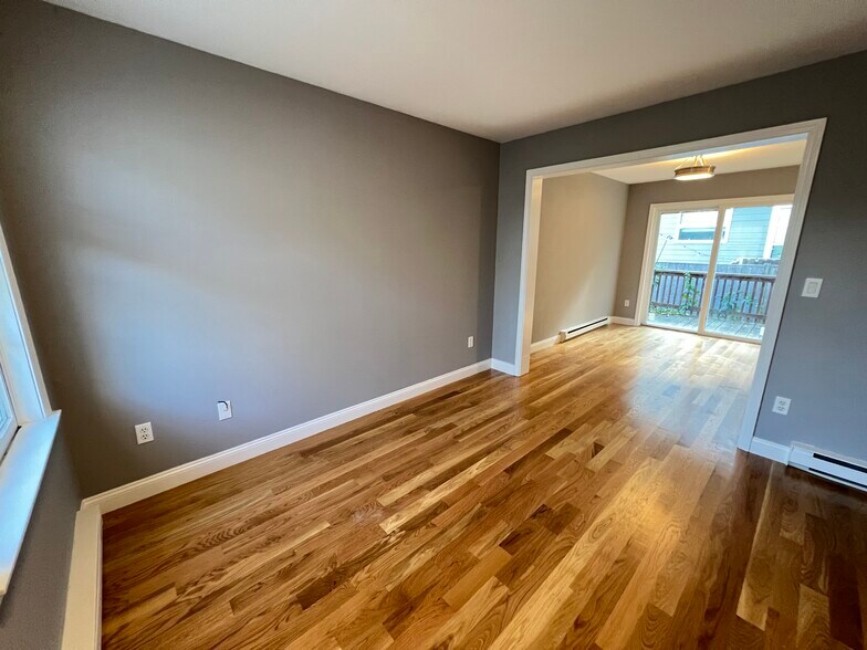 Building Photo - 66 Murdock St