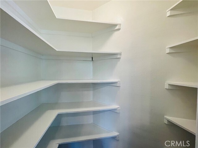 Building Photo - 5815 Calmfield Ave