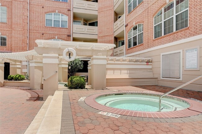 Building Photo - 2111 Welch St