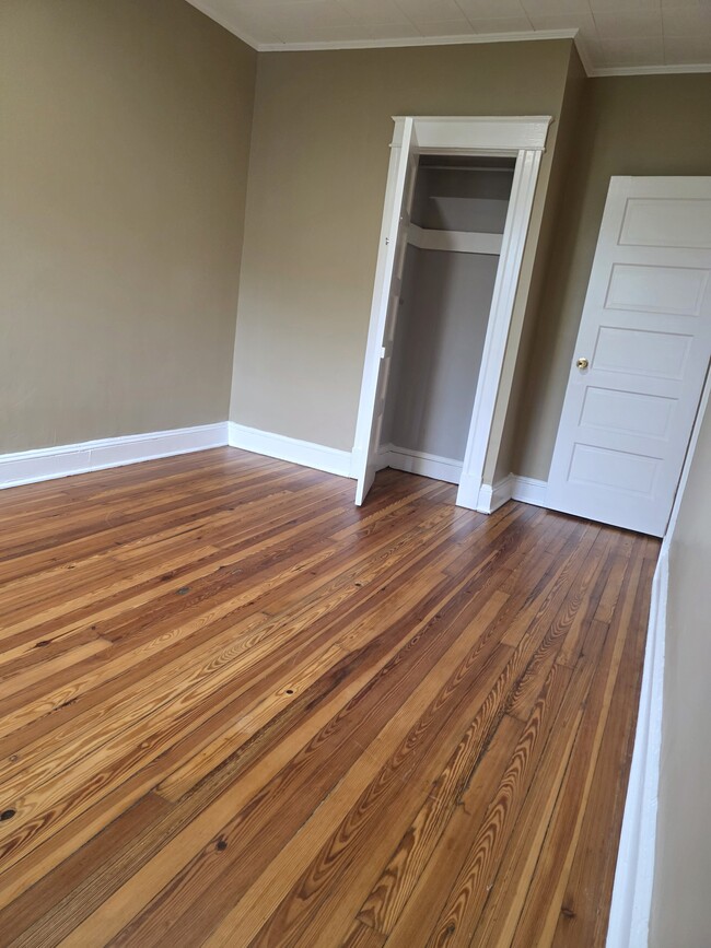 Building Photo - 4002 Belwood Ave