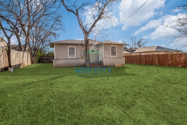 Building Photo - 1323 Grinnell St